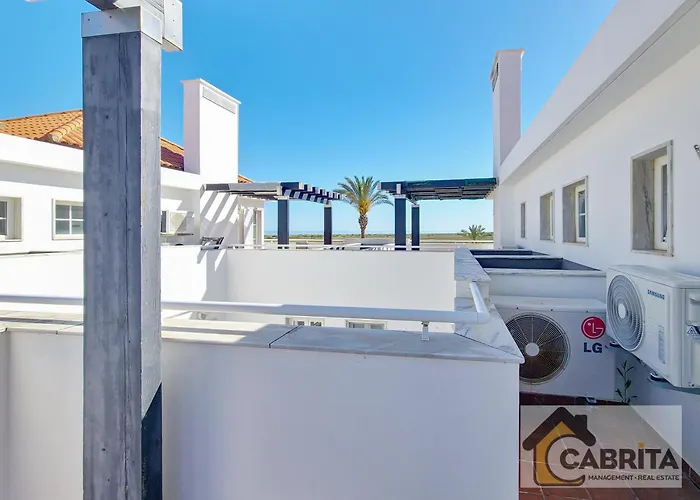 Casa Da Cestaria T2 Duplex By Yha * カバナス・デ・タビラ